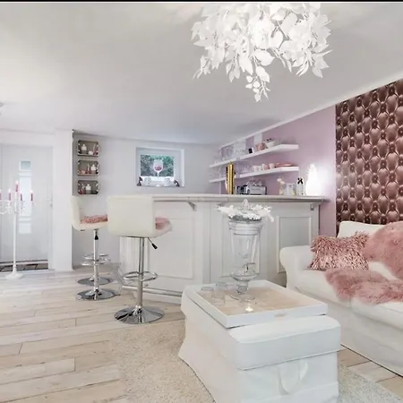 Sweet Little Mimi Berlin